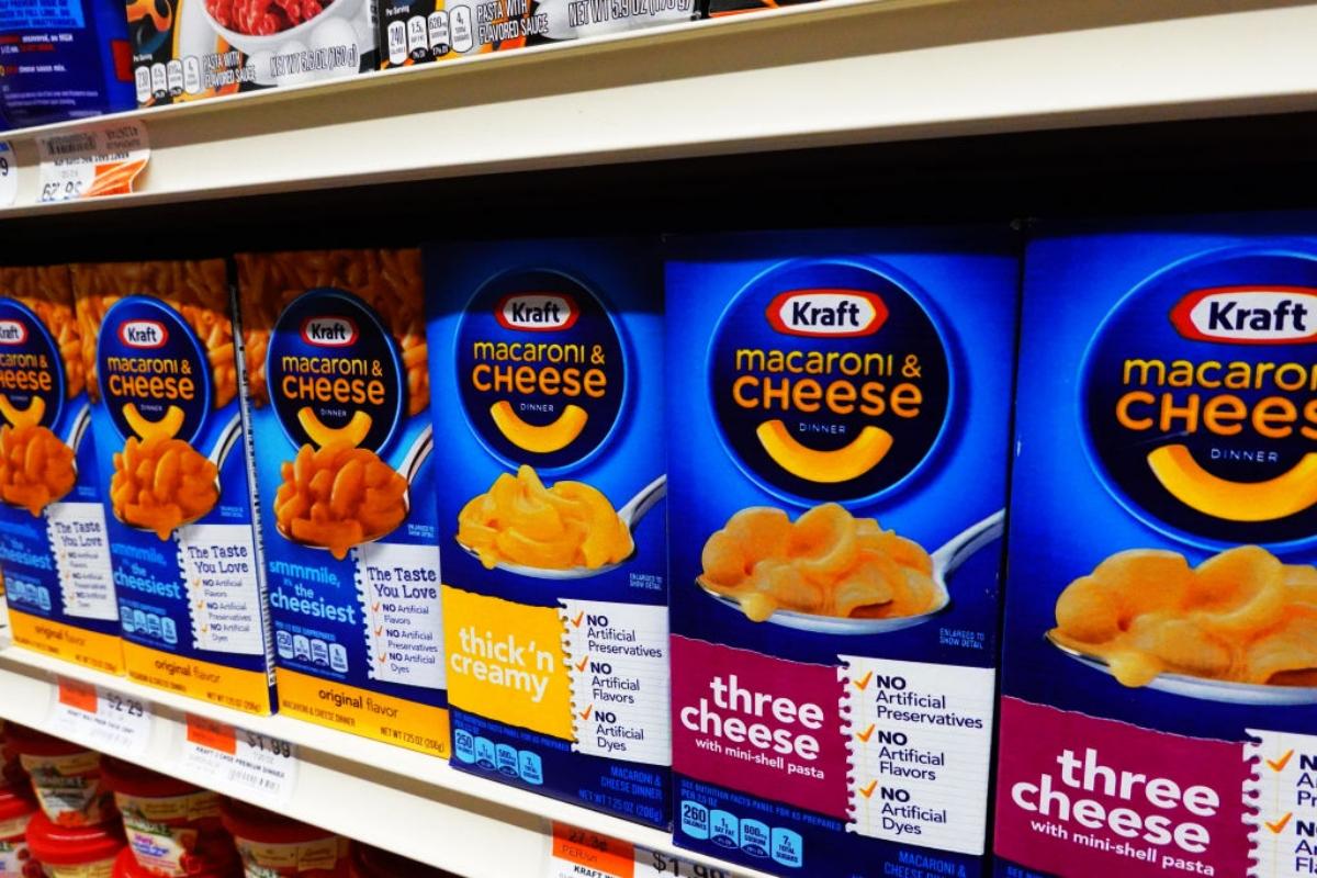 Kraft macaroni and cheese boxes 